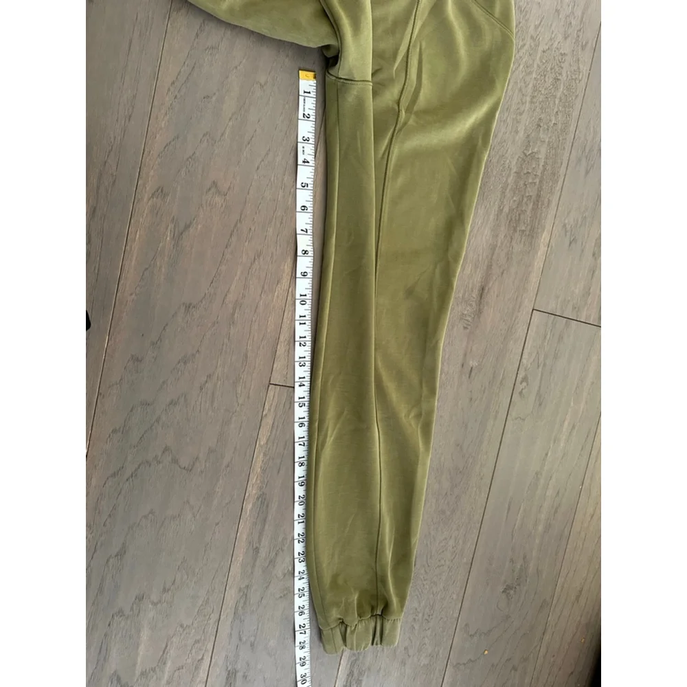 Lululemon Relaxed High Rise Pant Bronze Green Jogger Size 2
